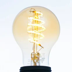 Dæmpbar Led-Pære|Smarte Lyskilder ^ LUUMR Smart LED-pære A60 E27 ravfarvet 4,9 W Tuya WLAN