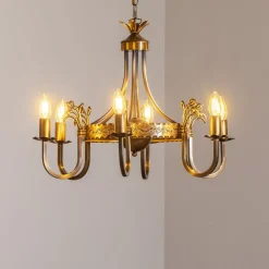 Jupiter Lysekroner > Lysekrone Castle, lys patineret, Ø 62 cm, metal, 6 lyskilder.