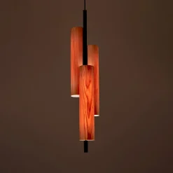 Bæredygtige Lamper ^ LZF LAMPS LZF Black Note Triplet pendellampe, sort/kirsebær