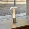LZF LAMPS Bæredygtige Lamper > LZF Eris LED-bordlampe, glas, aluminium/elfenben