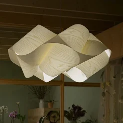Pendellamper ^ LZF LAMPS LZF Swirl pendellampe sort kabel Ø 54cm elfenben