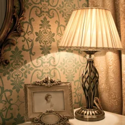Maytoni Bordlamper > Grace bordlampe, 1 lyskilde, messing/beige