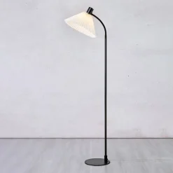 Markslöjd Gulvlamper|Gulvlamper > Mira tekstilgulvlampe, sort