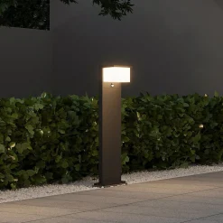 Gadebelysning ^ Trio Lighting Nestos LED-stibelysning med bevægelsessensor, IP54