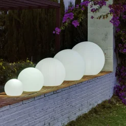 Dekorationsbelysning|Solcellelamper ^ Newgarden Buly LED-solcellekugle IP65, Ø 40 cm