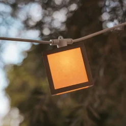 Solcellelamper ^ Newgarden LED-solcellelyskæde Vega, bambus, IP44