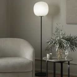 Gulvlamper ^ New Works Lantern Medium gulvlampe, højde 150cm