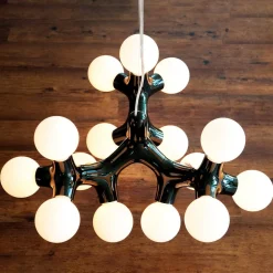 next Lysekroner > DNA ChandelierXL - Lysekrone i sort
