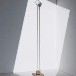 Northern Gulvlamper > LED-gulvlampe Snowball, gråbeige, 2.700 K
