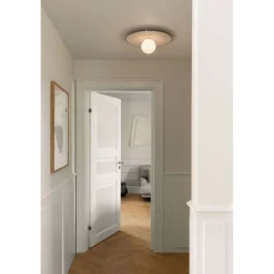Nuura Aps Væg- Og Spejllamper > Nuura Liila Muuse væglampe, Ø 42 cm, IP44, hvid/opal