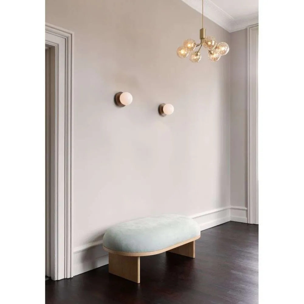 Nuura Aps Væg- Og Spejllamper|Væglamper > Nuura væglampe Liila 1, IP44, Ø 16,5 cm, bronze/opal
