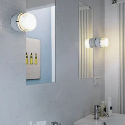 Oluce Væg- Og Spejllamper > LED-væglampe Fresnel, grå, aluminium, glas, 2.700 K