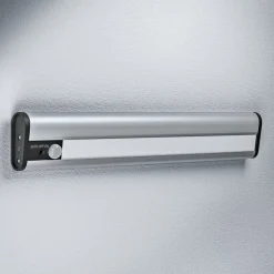 Underskabsbelysning ^ OSRAM LED-batteridrevet underskabslampe LINEAR MOBILE, 30 cm Sensor USB
