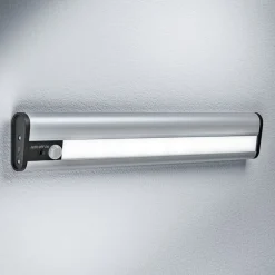 Underskabsbelysning ^ OSRAM LED-batteridrevet underskabslampe LINEAR MOBILE, 30 cm Sensor USB