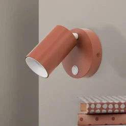 ORION Væglamper > Penn vægspot, koralrød, Ø 10,5 cm, stål/aluminium