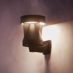Solcellelamper ^ Philips Avery udendørs LED-væglampe, sort, IP44