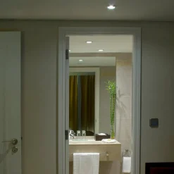 Led Pærer ^ Philips LED-reflektor GU5,3 4,4 W 840 36°, 4.000 K