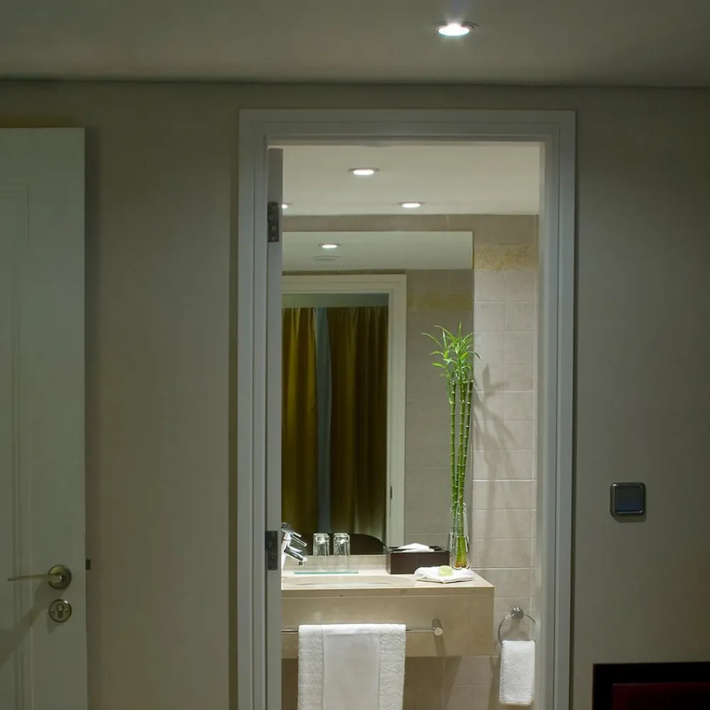 Led Pærer ^ Philips LED-reflektor GU5,3 4,4 W 840 36°, 4.000 K
