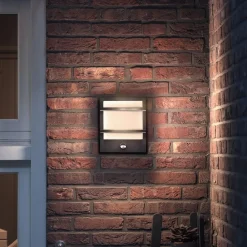 Philips Væglampe Med Sensor > LED udendørs væglampe Petronia UE, sensor
