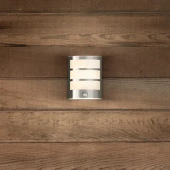 Væglampe Med Sensor ^ Philips Python udendørs LED-væglampe med sensor, stål
