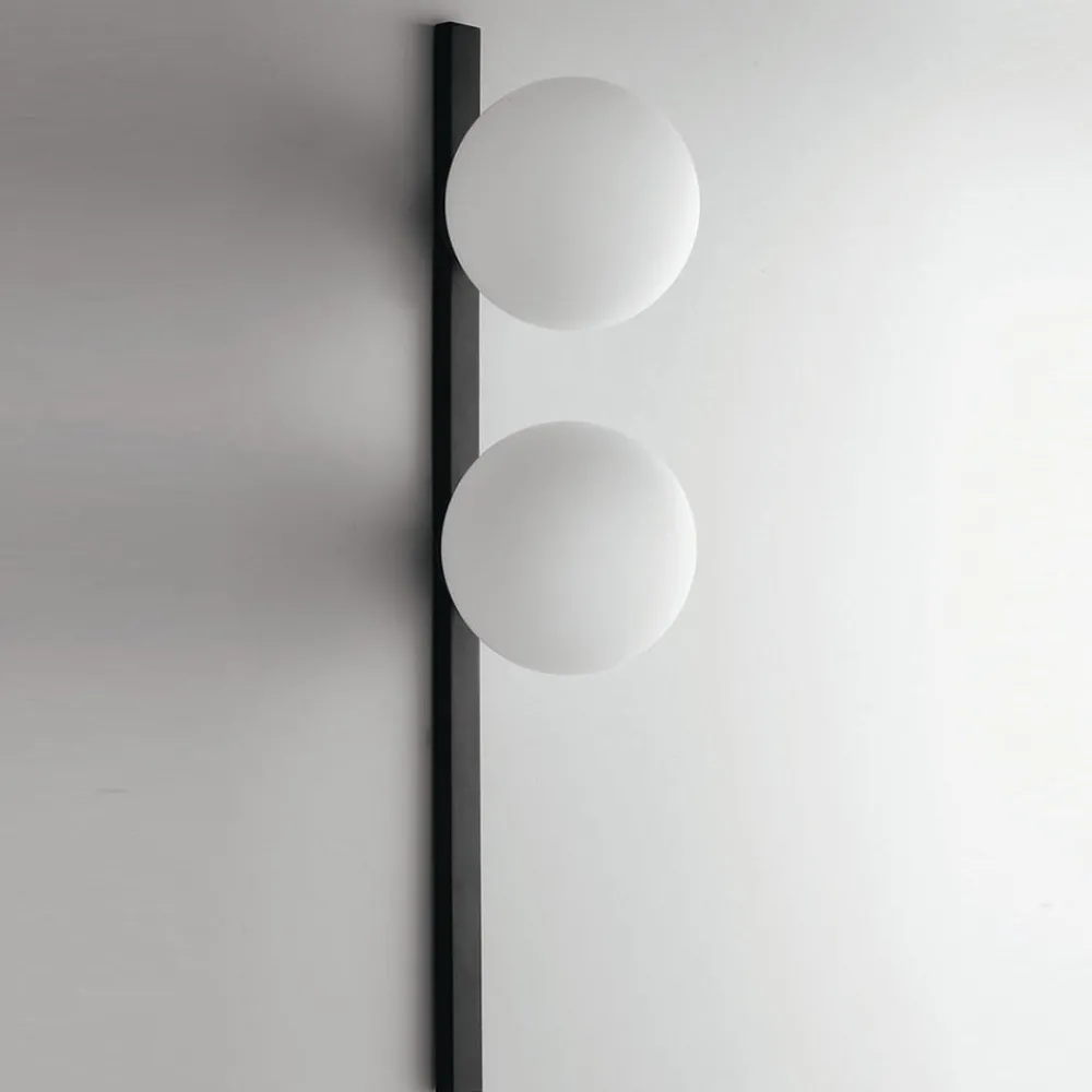 Eco-Light Væglamper > Pluto væglampe, 2 lyskilder, sort/hvid, afbryder