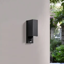 PRIOS Væglampe Med Sensor|Væglamper > udendørs væglampe Tetje, sort, kantet, sensor