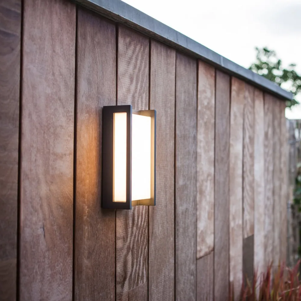 Væglamper ^ LUTEC connect Qubo udendørs LED-væglampe, RGBW smart styring