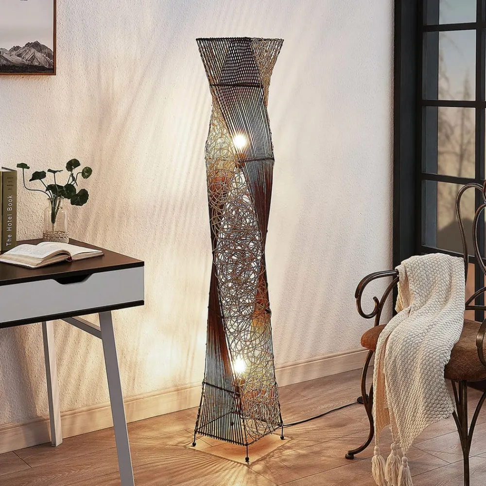Lindby Gulvlamper|Gulvlamper > Rattan gulvlampe Kassia til hyggebelysning