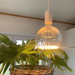 Dæmpbar Led-Pære ^ SEGULA LED-Floating G150 E27 4 W straight, guld