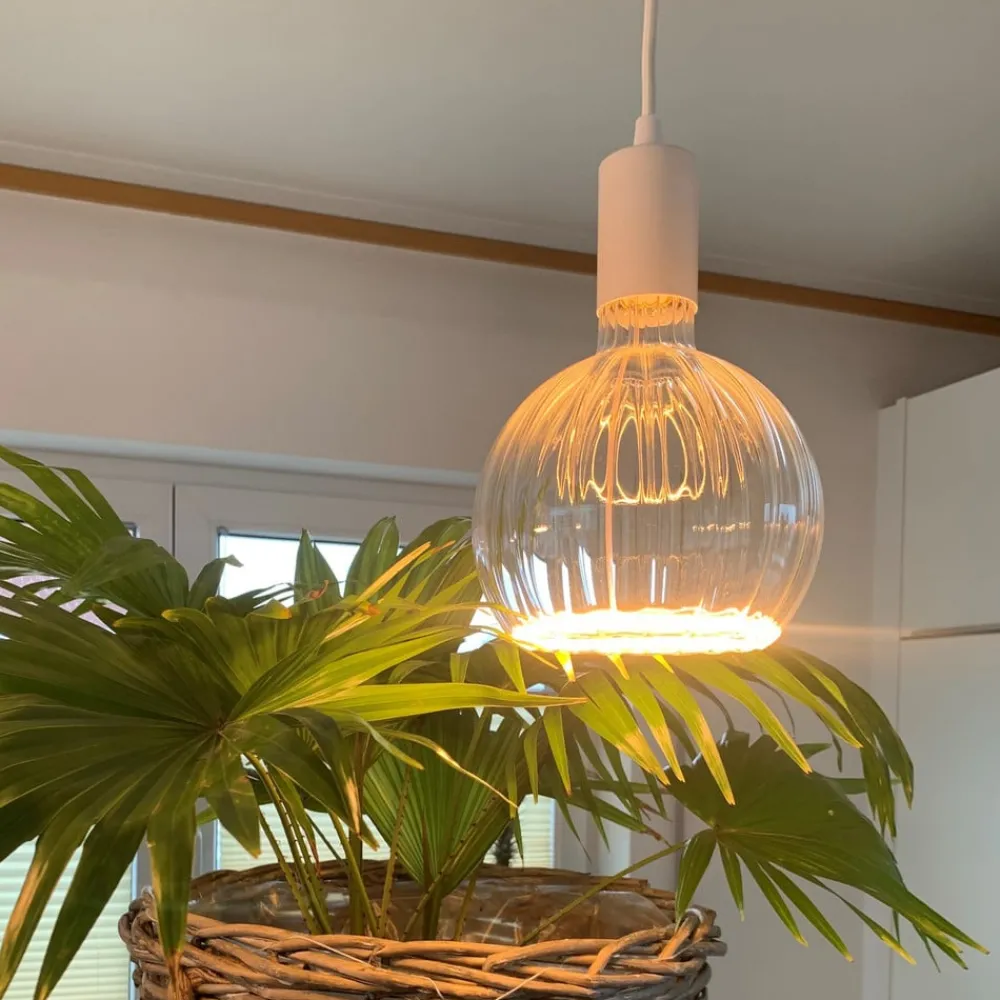 Dæmpbar Led-Pære ^ SEGULA LED-Floating G150 E27 4 W straight, guld