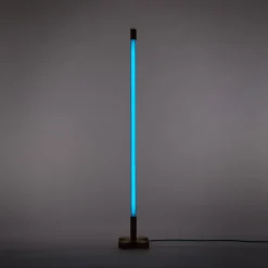 Gulvlamper ^ SELETTI LED-lampe Linea, blå, trædetaljer, universal