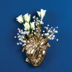 Møbel Og Interiør ^ SELETTI Love in Bloom-vase, guldfarvet, hjerteformet, porcelæn