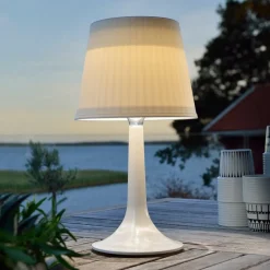 Konstsmide Dekorationsbelysning|Terrassebelysning > Soldreven LED bordlampe Assisi Sitra, i hvid