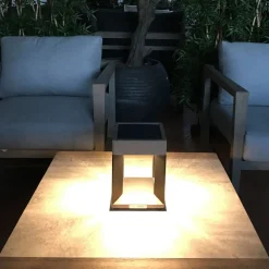 Solcellelamper ^ Les Jardins Teckalu LED-bordlampe med solcelle, sort/lyst træ