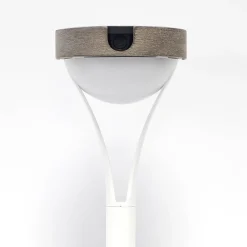 Les Jardins Solcellelamper > Tyble LED solcellebordlampe, hvid/teak, 2.700 K, 200 lm