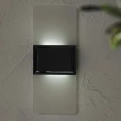 STAR TRADING Solcellelamper > Udendørs LED-væglampe Wally, 20x8 cm hvid frostet CCT