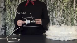 UMAGE Gulvlamper > Eos medium gulvlampe, tre ben, lysegrå