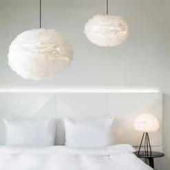 UMAGE Bordlamper > Eos Mini bordlampe hvid, sort trefod