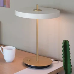 Arbejdsrum/Kontor|Bordlamper ^ UMAGE LED-bordlampe Asteria Table, USB, perlehvid/messing