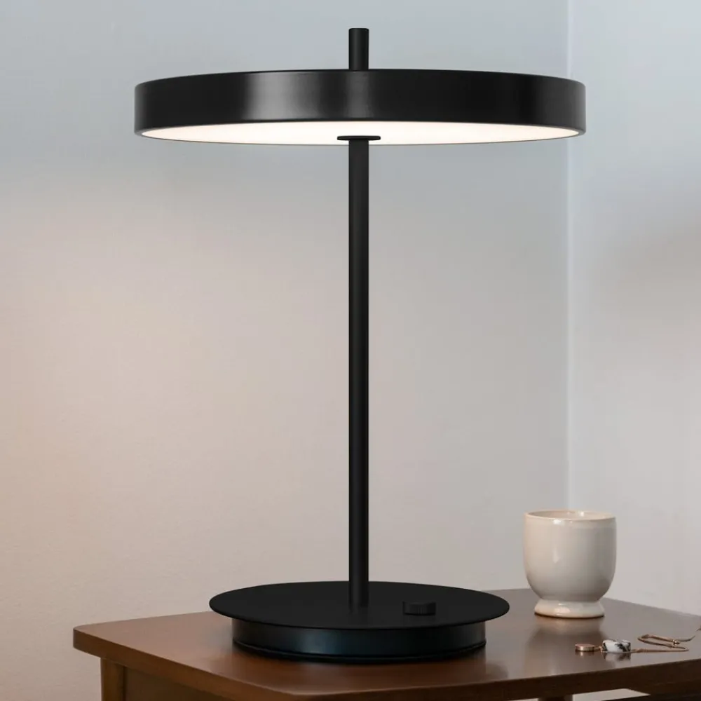 Arbejdsrum/Kontor ^ UMAGE LED-bordlampe Asteria Table, USB, sort/sort