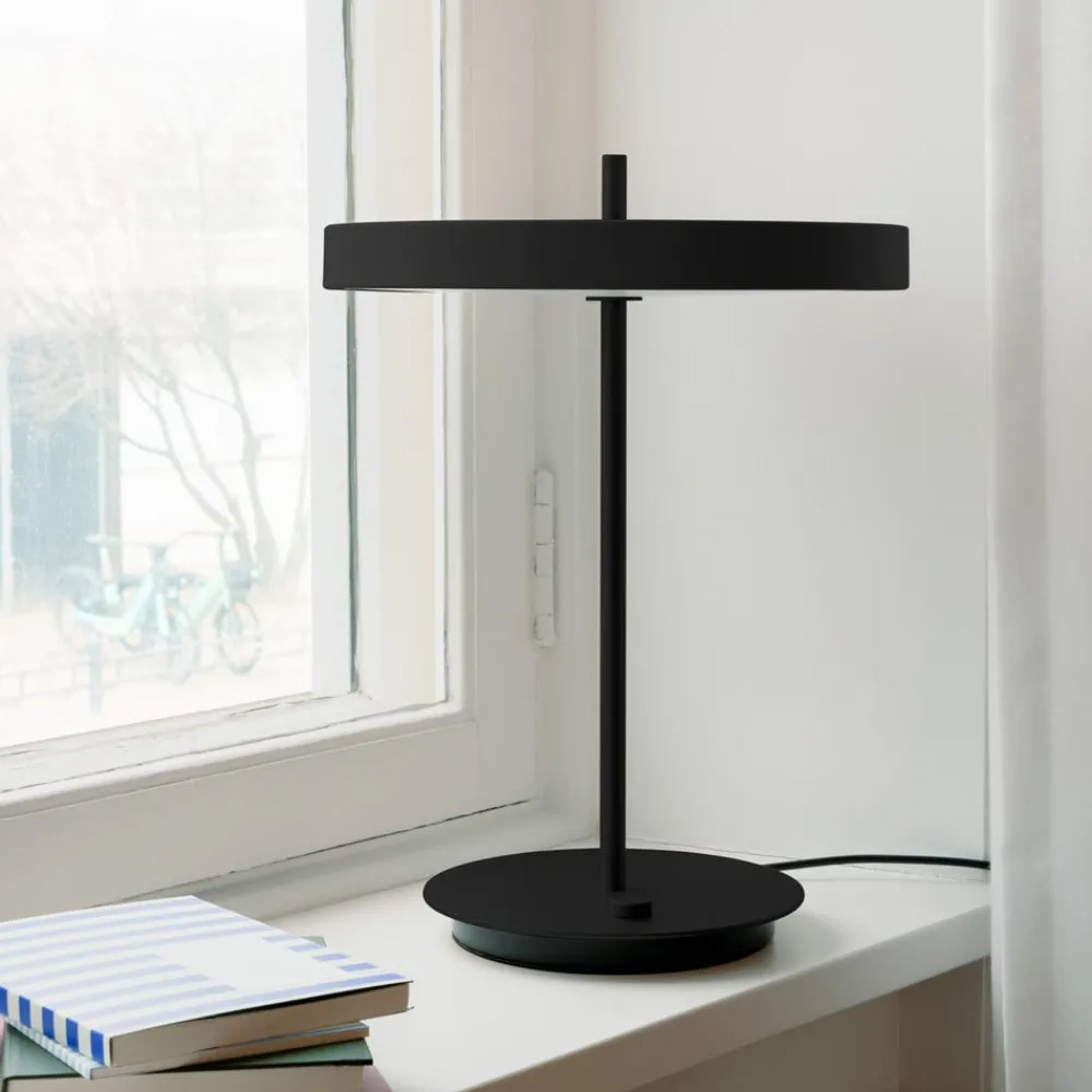 Arbejdsrum/Kontor ^ UMAGE LED-bordlampe Asteria Table, USB, sort/sort