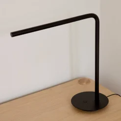 UMAGE Arbejdsrum/Kontor > LED-bordlampe Omni, sort Højde 46 cm Metal drejelig