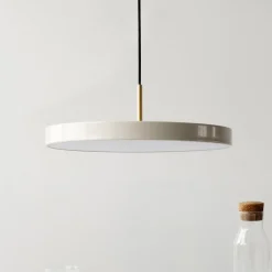 UMAGE Pendellamper > LED-hængelampe Asteria Medium perlemor/messing Ø 43 cm