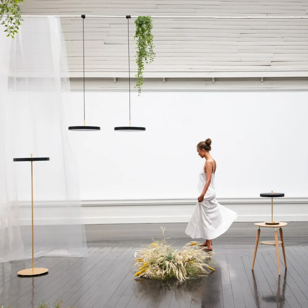 UMAGE Pendellamper > LED-hængelampe Asteria Medium antracit/messing Ø 43 cm