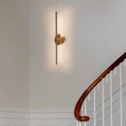 UMAGE Væglamper|Væglamper > LED-væglampe Omni, messing, længde 74 cm