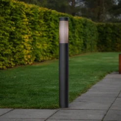 Konstsmide Gadebelysning > Vejlampe Pistoia, sort, højde 95 cm, metal, IP54