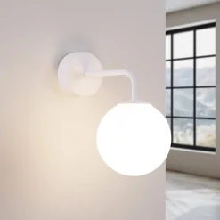 SOLLUX LIGHTING Væglamper > Væglampe Astral, hvid, udspring 22 cm, stål/glas