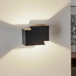 EMIBIG LIGHTING Væglamper > Væglampe Frost i kantet form, sort