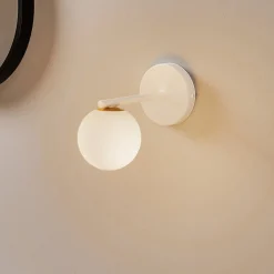 SIGMA Væglamper|Væglamper > Væglampe Gama i hvid med glaskugle