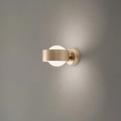 Euluna Væglamper > Væglampe Mado, opalglas/messing, 1 lyskilde